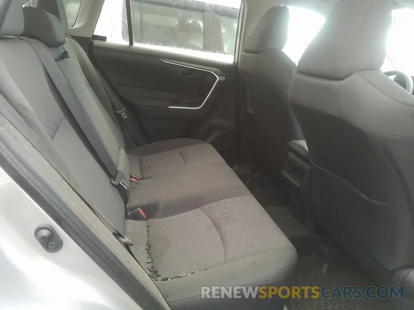 6 Photograph of a damaged car 2T3B1RFV1KW077309 TOYOTA RAV4 2019