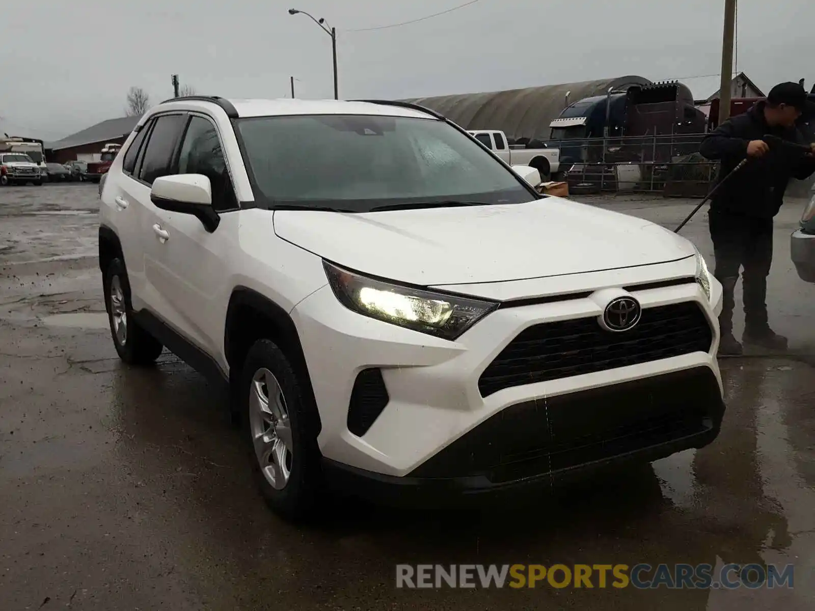 1 Photograph of a damaged car 2T3B1RFV2KW061247 TOYOTA RAV4 2019