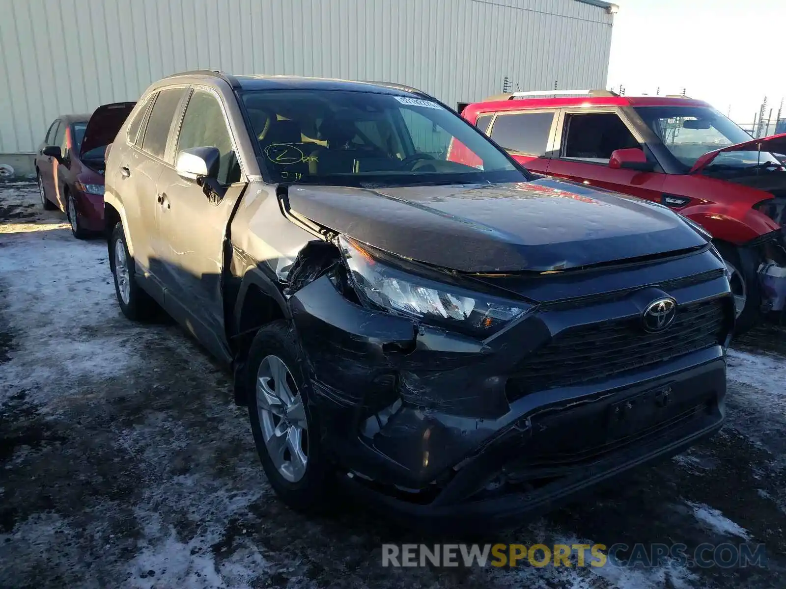 1 Photograph of a damaged car 2T3B1RFV3KW033747 TOYOTA RAV4 2019