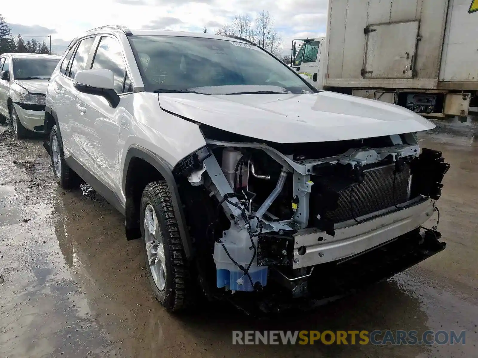 1 Photograph of a damaged car 2T3B1RFV5KW067091 TOYOTA RAV4 2019