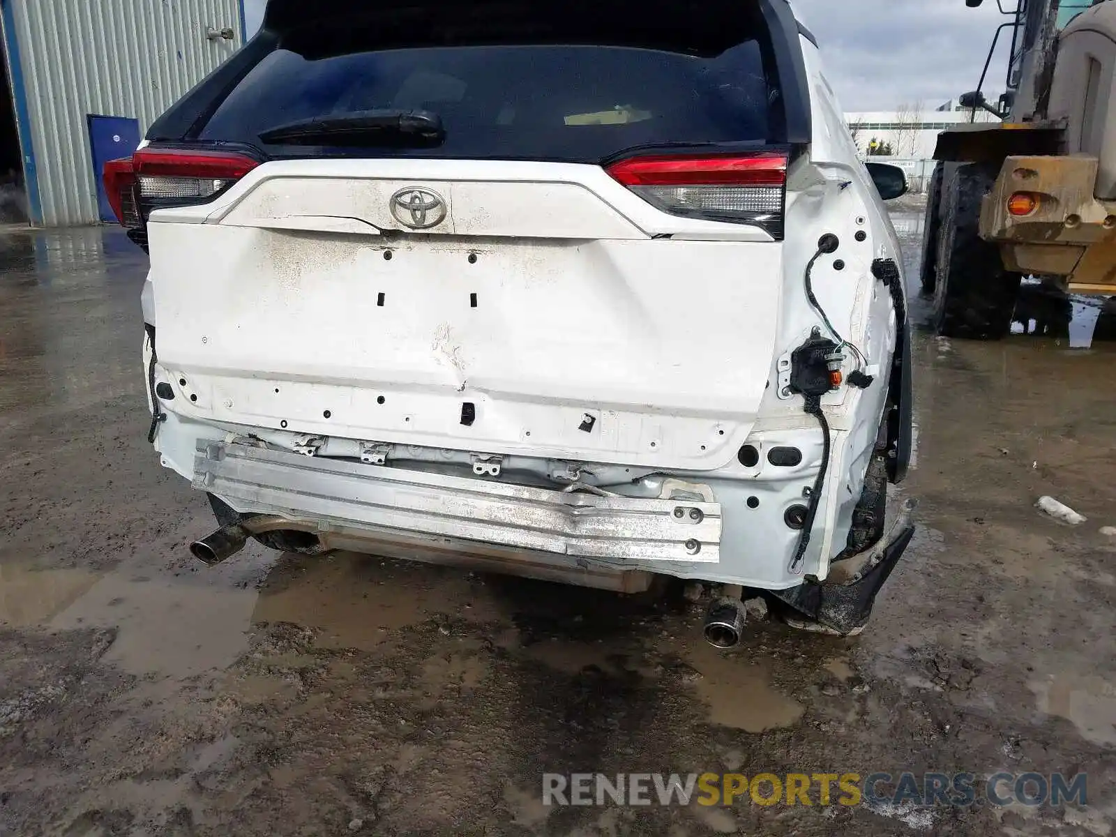 9 Photograph of a damaged car 2T3B1RFV5KW067091 TOYOTA RAV4 2019