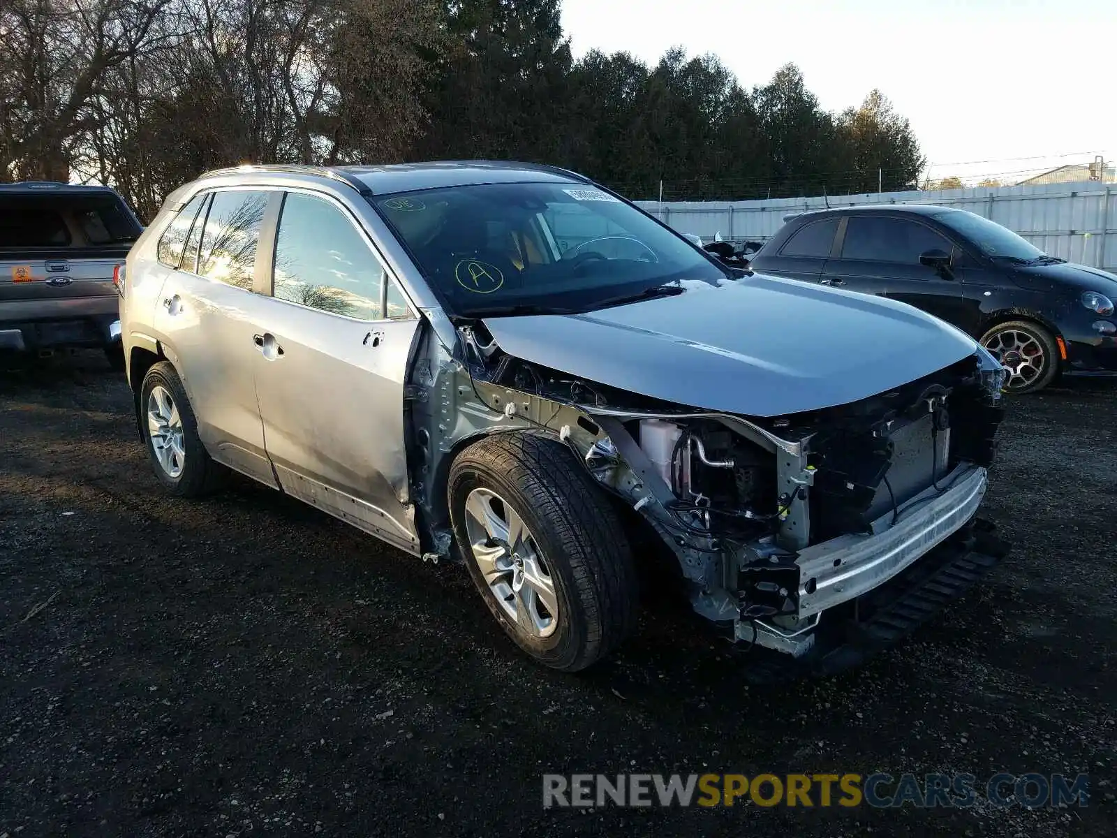 1 Photograph of a damaged car 2T3B1RFV6KC051936 TOYOTA RAV4 2019