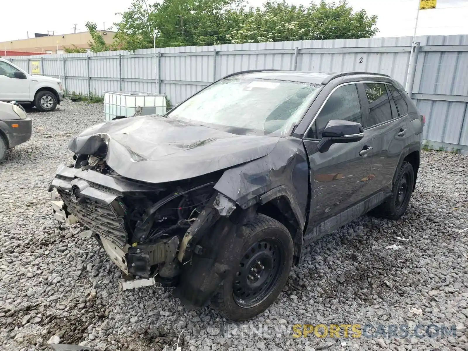 2 Фотография поврежденного автомобиля 2T3B1RFV8KC027234 TOYOTA RAV4 2019