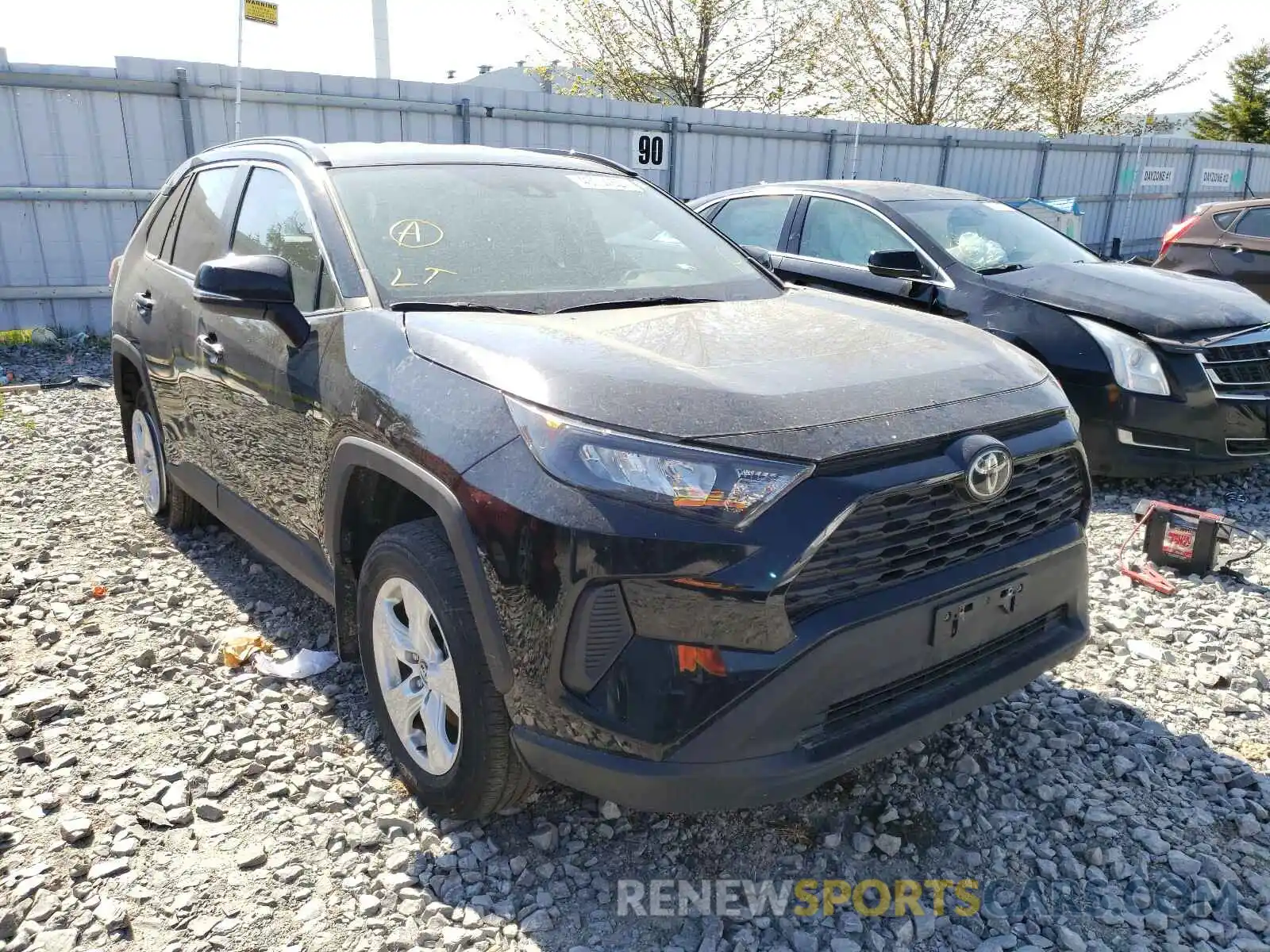 1 Photograph of a damaged car 2T3B1RFV8KW011615 TOYOTA RAV4 2019