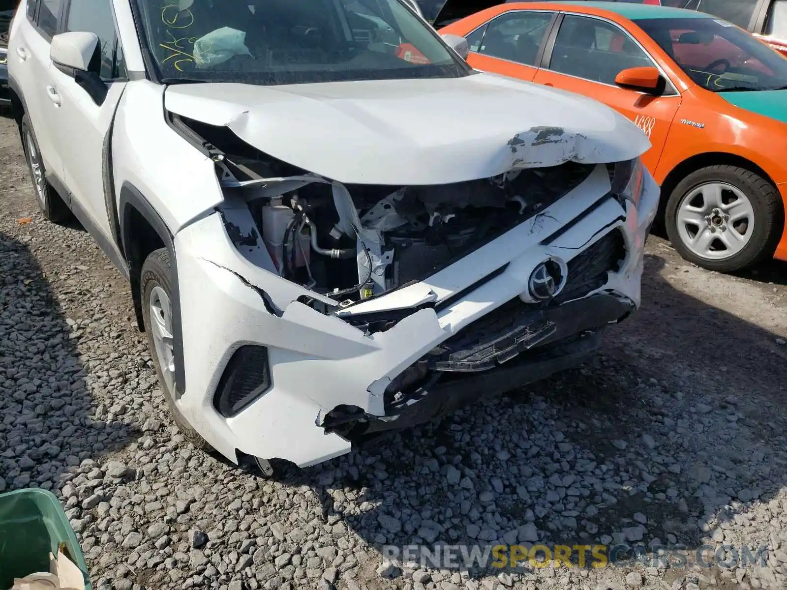 9 Photograph of a damaged car 2T3B1RFV9KW016449 TOYOTA RAV4 2019