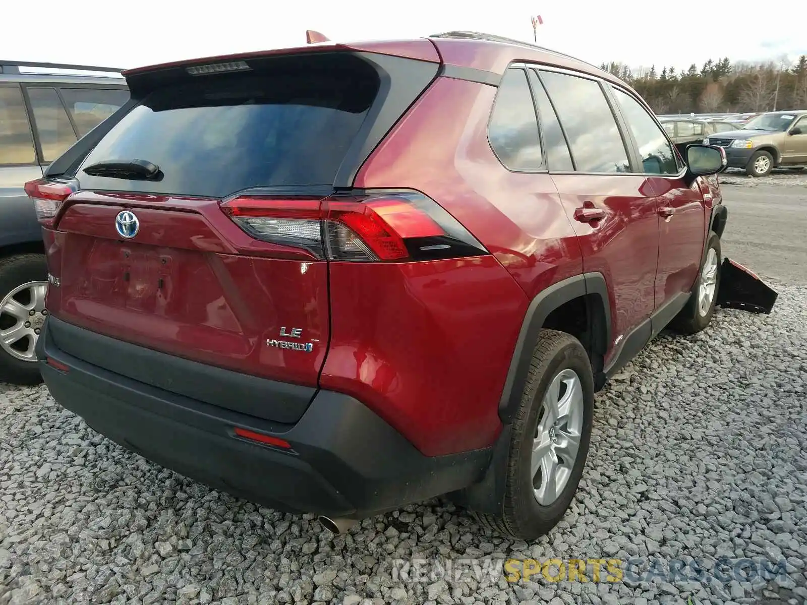 4 Photograph of a damaged car 2T3BWRFV2KW032574 TOYOTA RAV4 2019