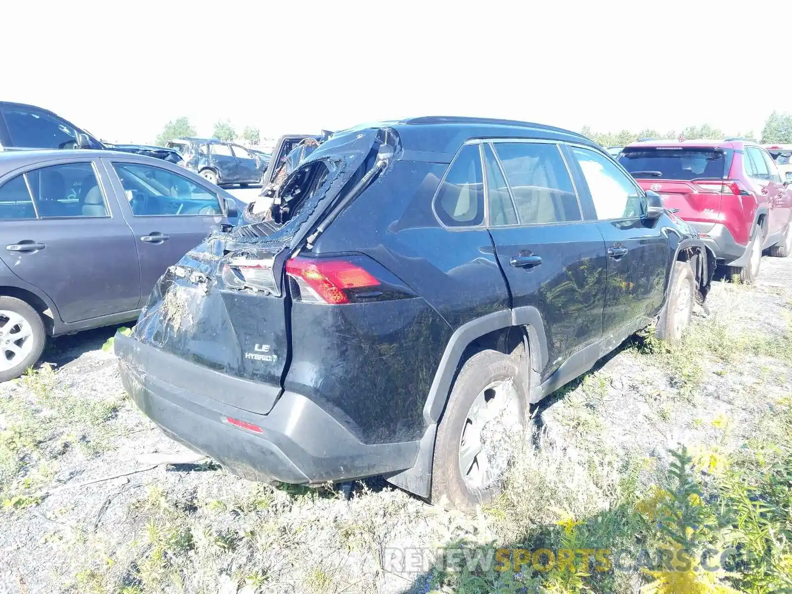 4 Photograph of a damaged car 2T3BWRFV2KW046264 TOYOTA RAV4 2019