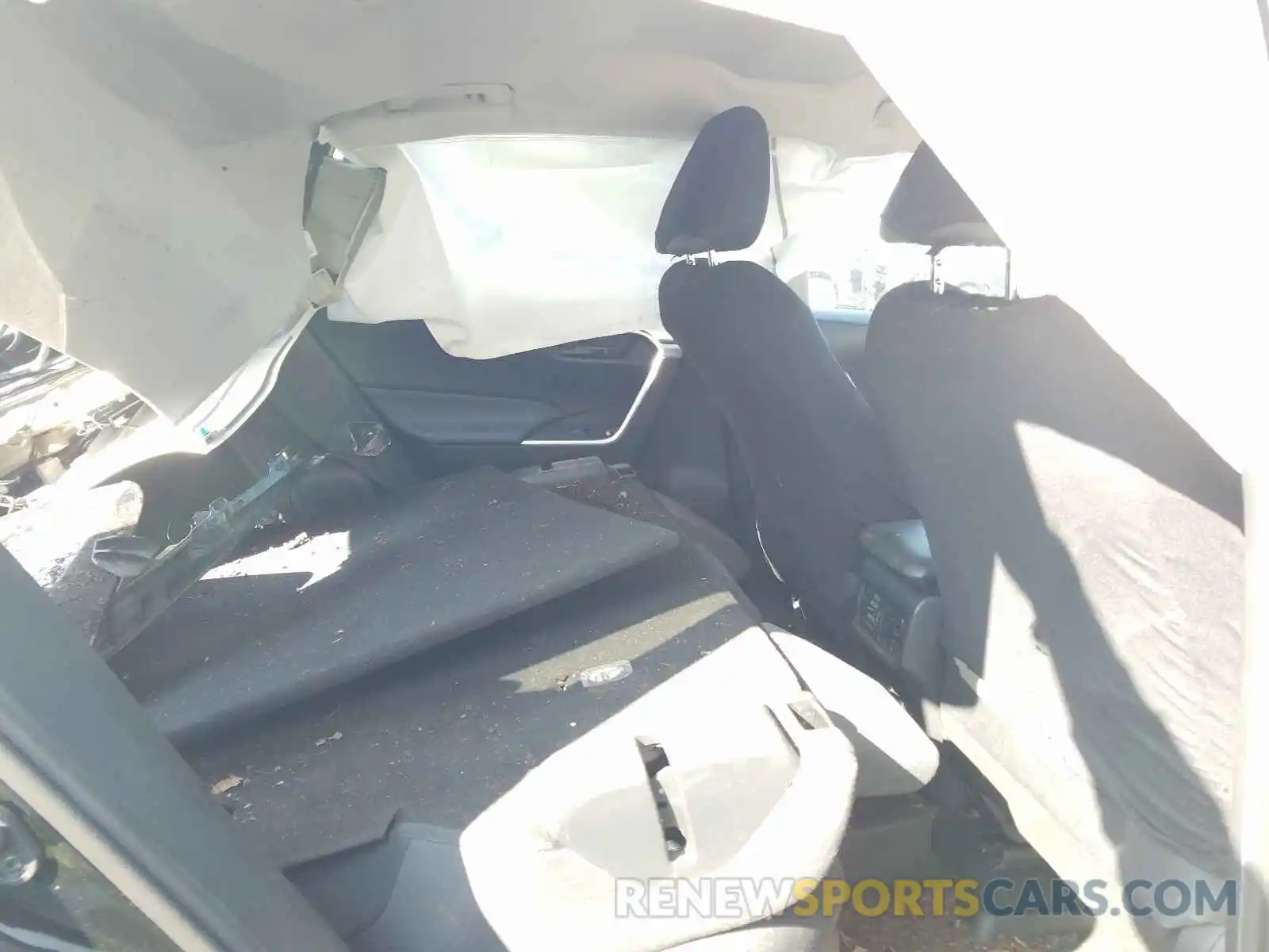 6 Photograph of a damaged car 2T3BWRFV2KW046264 TOYOTA RAV4 2019