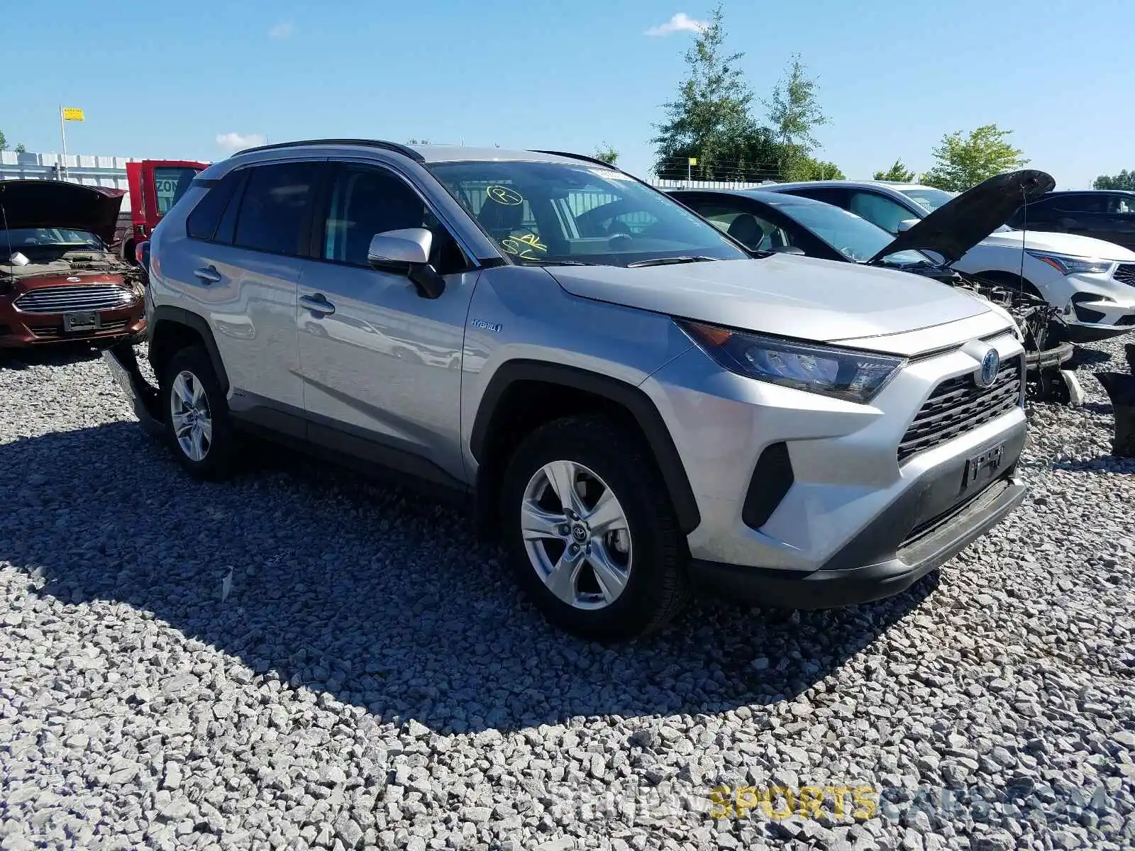 1 Photograph of a damaged car 2T3BWRFV3KW011118 TOYOTA RAV4 2019