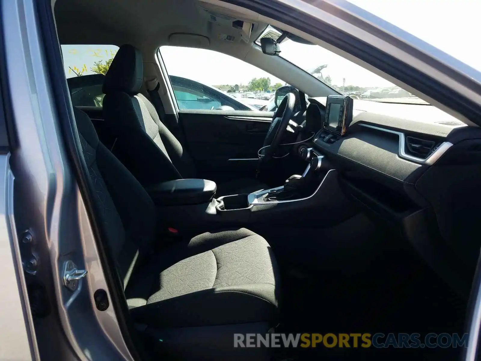 5 Photograph of a damaged car 2T3BWRFV3KW011118 TOYOTA RAV4 2019