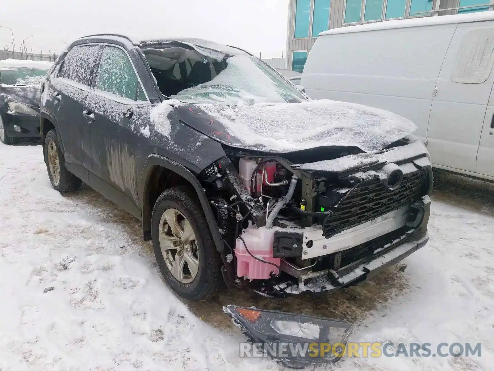 1 Photograph of a damaged car 2T3BWRFV4KW001469 TOYOTA RAV4 2019