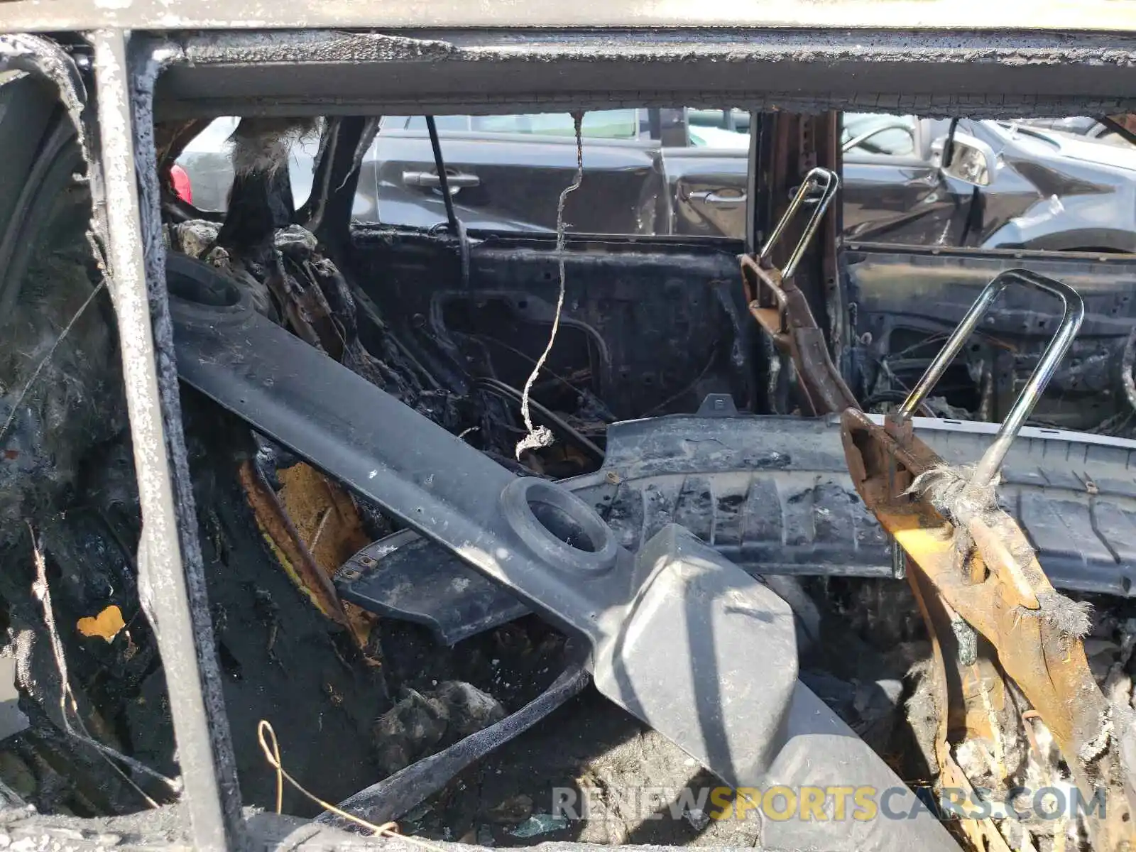 6 Photograph of a damaged car 2T3BWRFV9KW004805 TOYOTA RAV4 2019