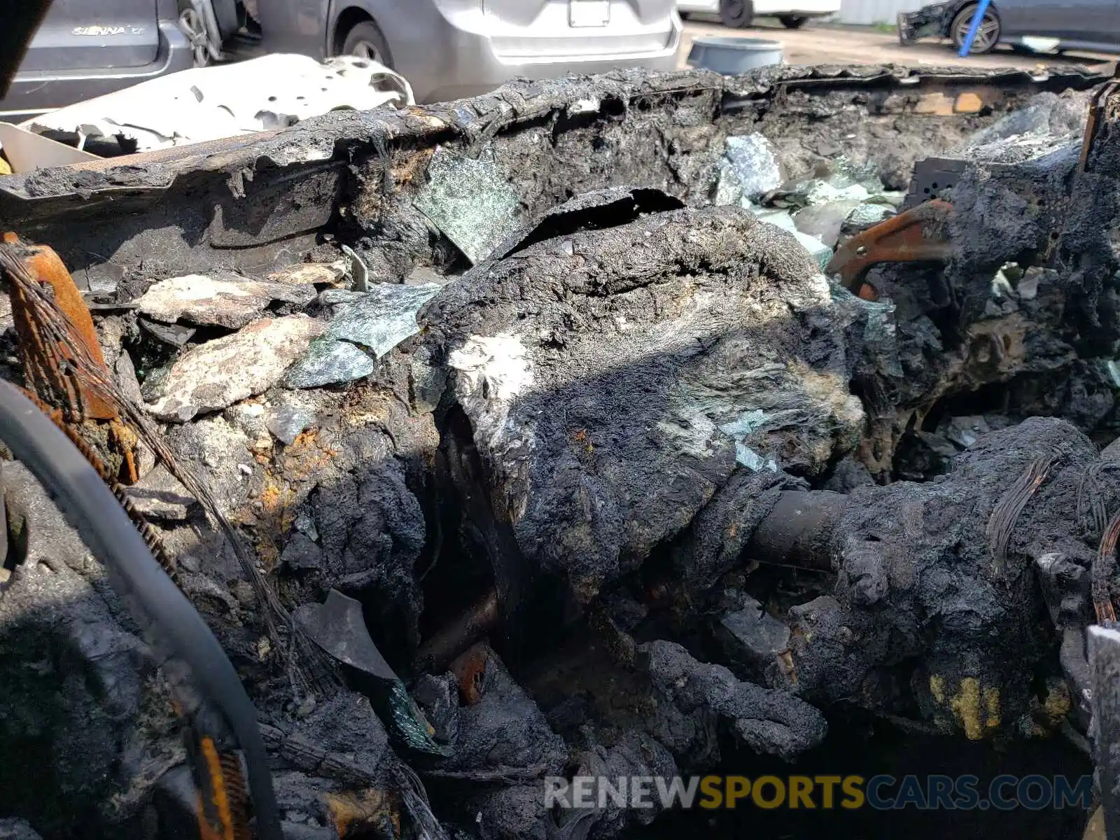 8 Photograph of a damaged car 2T3BWRFV9KW004805 TOYOTA RAV4 2019