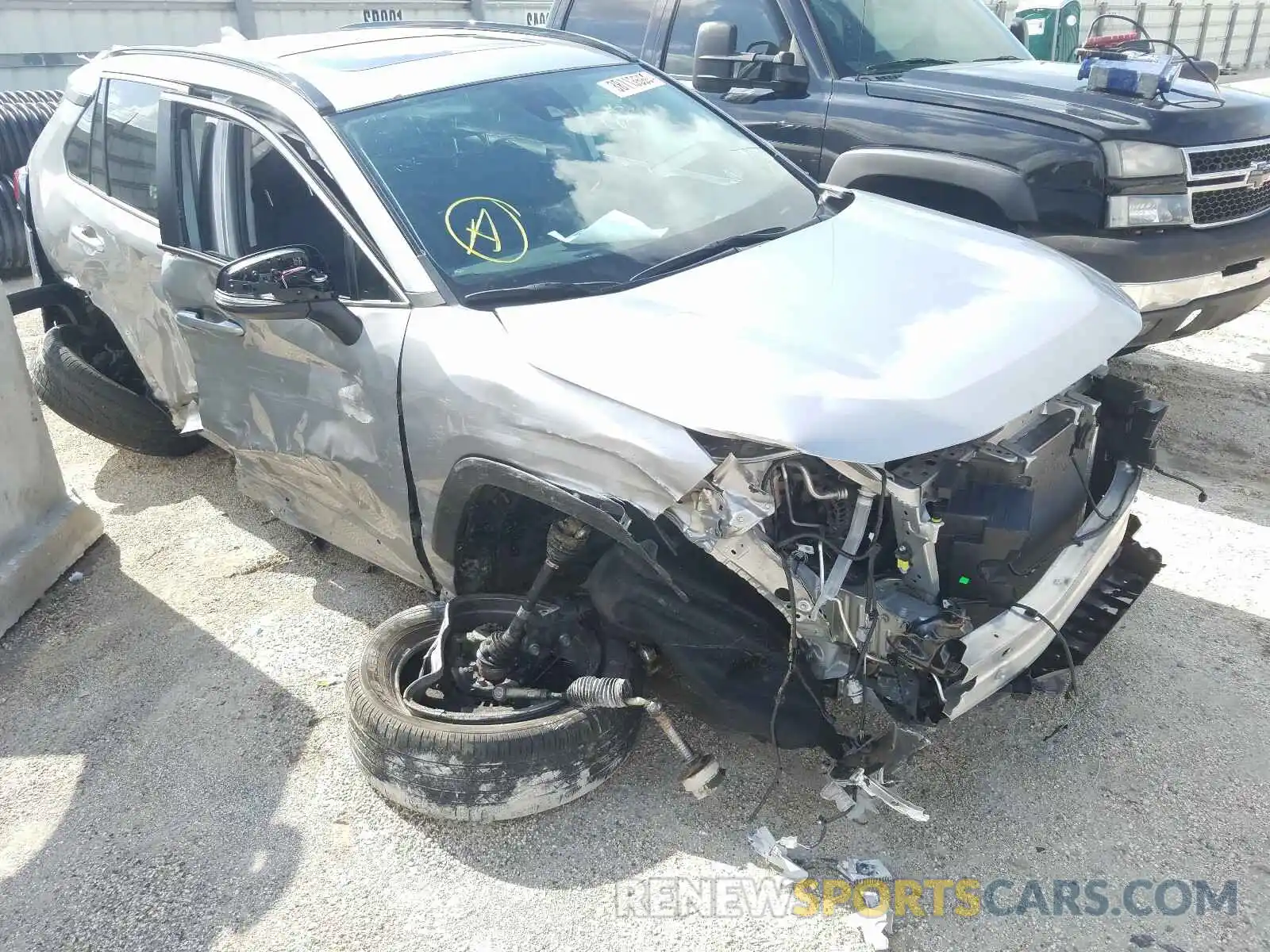 1 Photograph of a damaged car 2T3C1RFV0KC010254 TOYOTA RAV4 2019