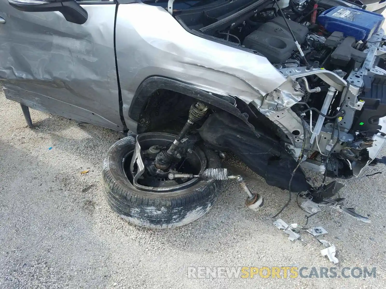 9 Photograph of a damaged car 2T3C1RFV0KC010254 TOYOTA RAV4 2019