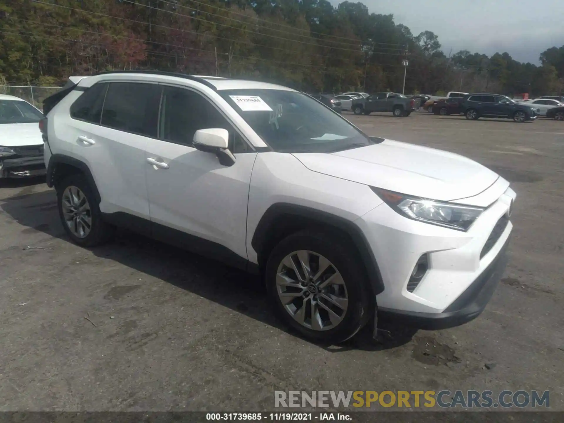 1 Photograph of a damaged car 2T3C1RFV0KC022923 TOYOTA RAV4 2019