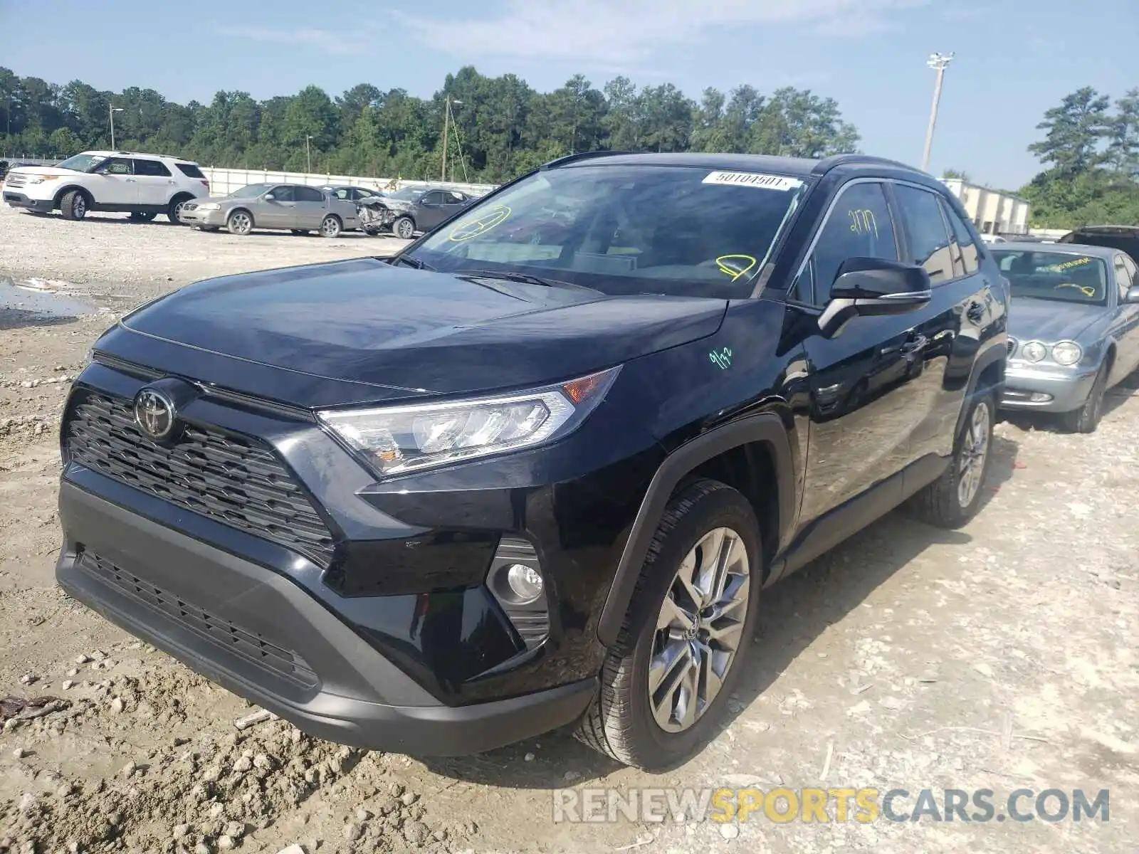 2 Фотография поврежденного автомобиля 2T3C1RFV0KC026390 TOYOTA RAV4 2019