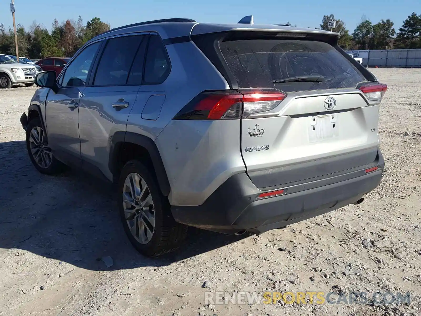 3 Фотография поврежденного автомобиля 2T3C1RFV0KW007112 TOYOTA RAV4 2019