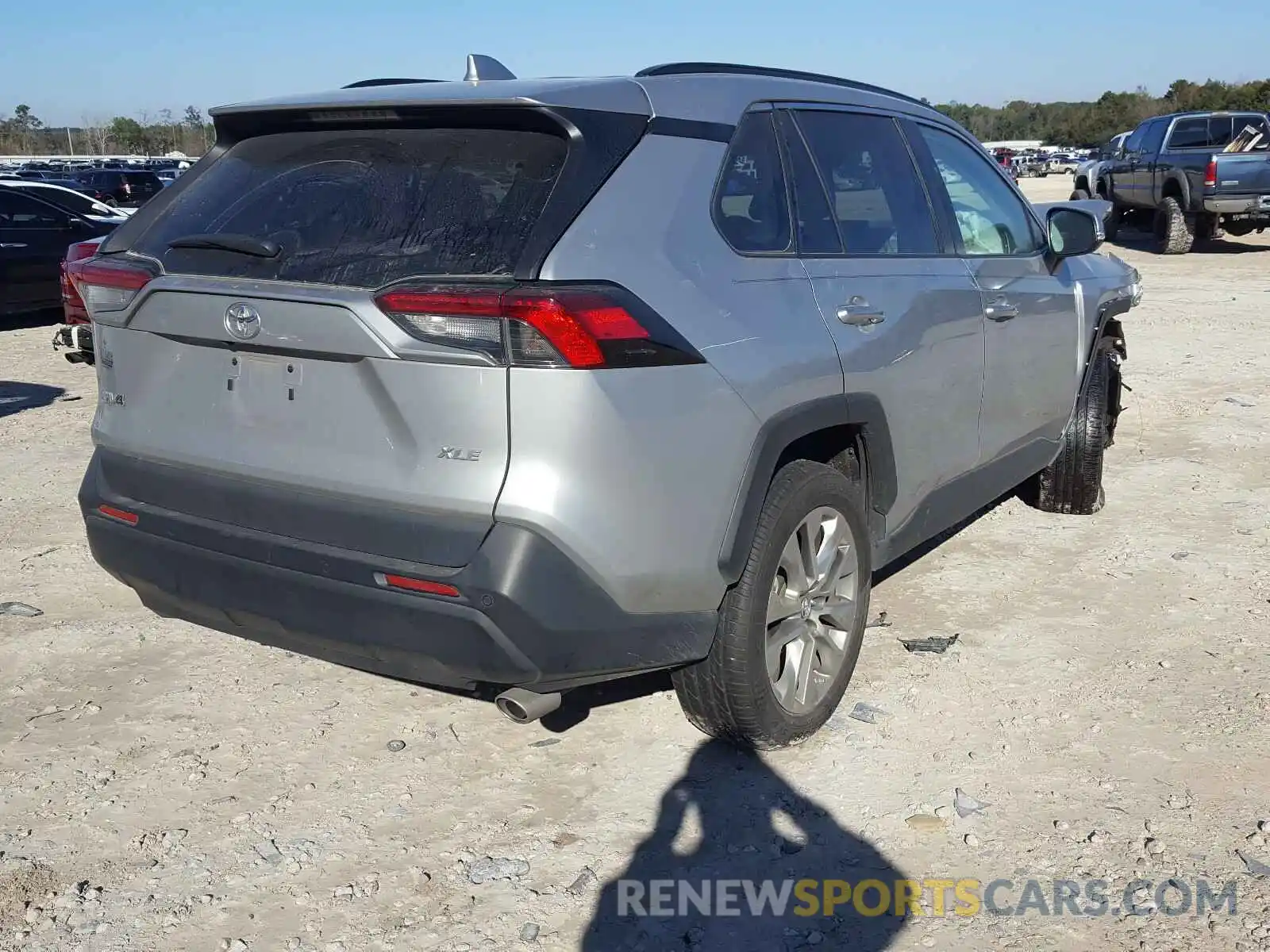 4 Photograph of a damaged car 2T3C1RFV0KW007112 TOYOTA RAV4 2019