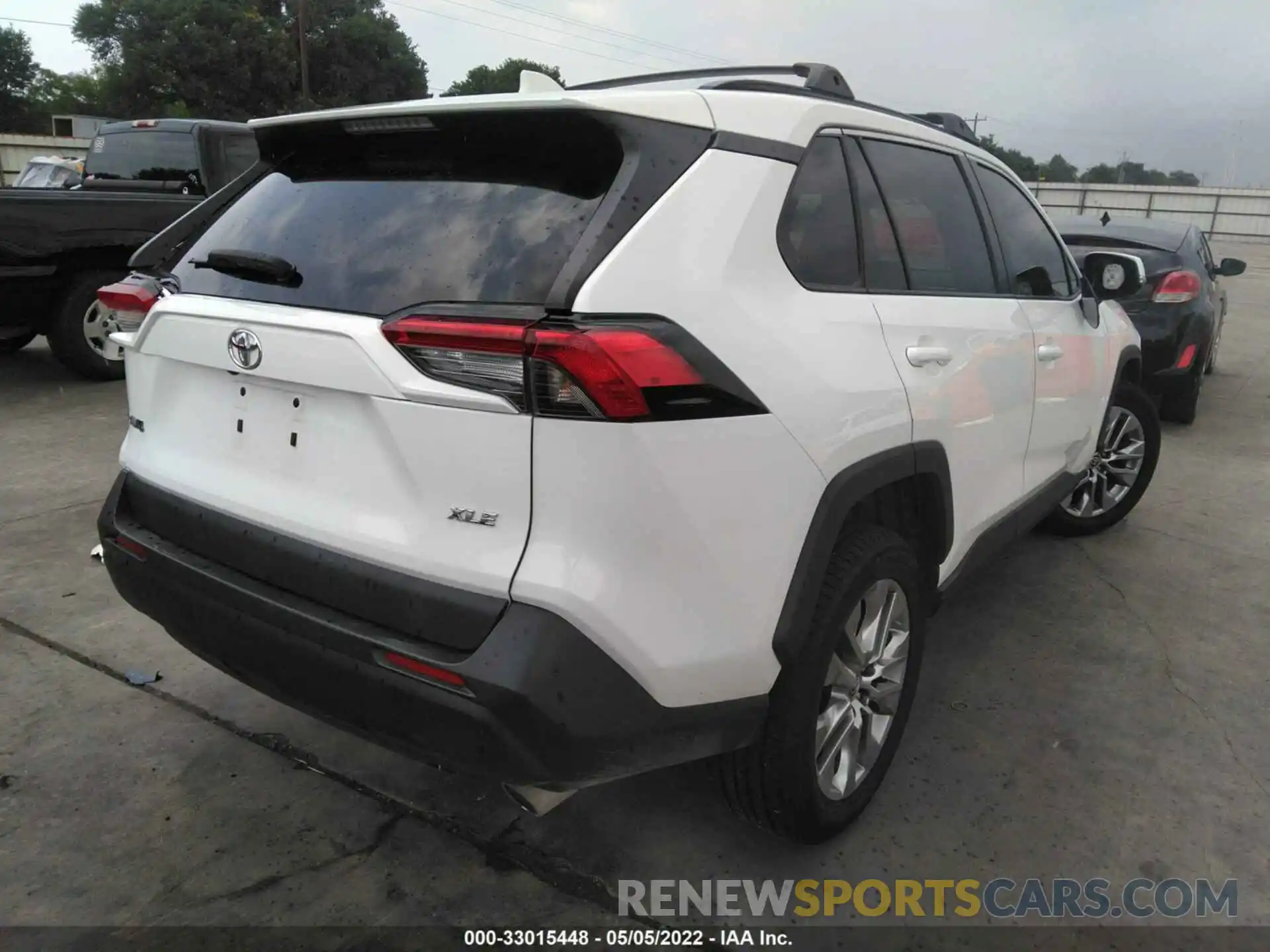 4 Photograph of a damaged car 2T3C1RFV0KW023410 TOYOTA RAV4 2019