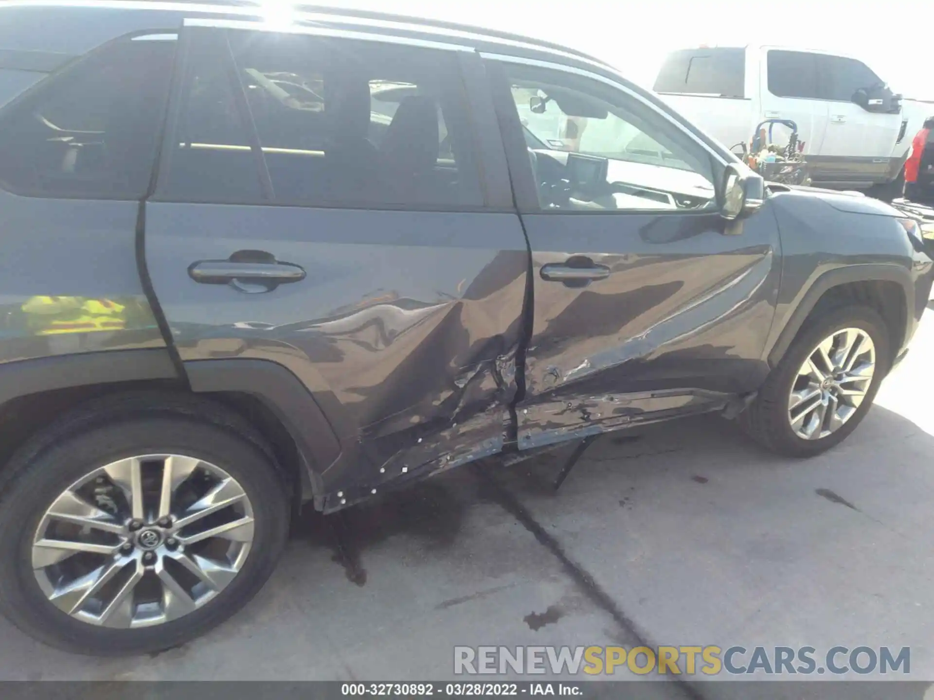 6 Photograph of a damaged car 2T3C1RFV0KW023424 TOYOTA RAV4 2019