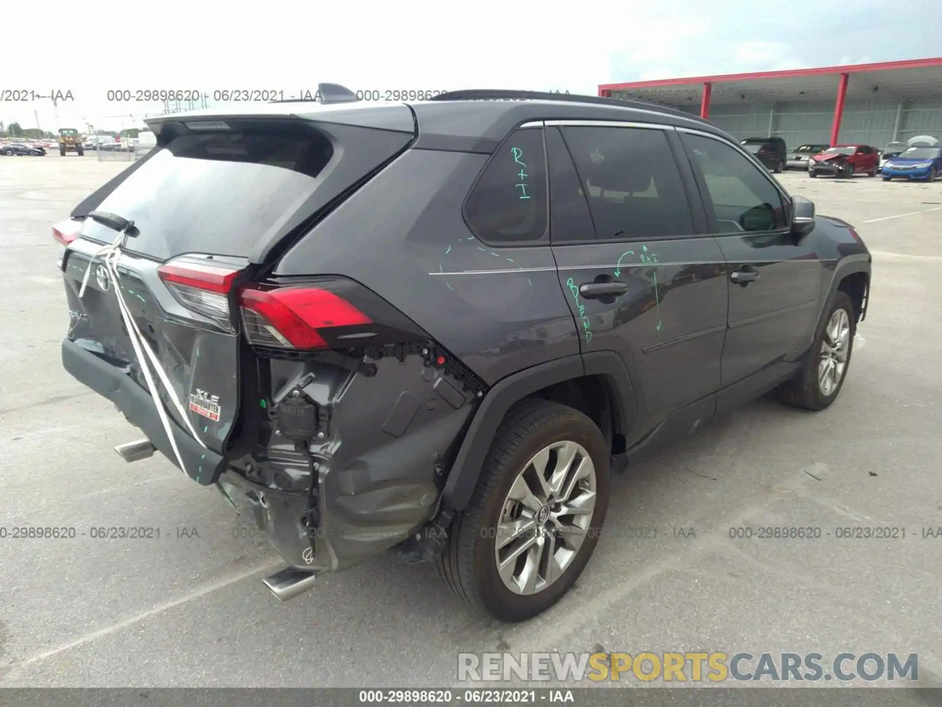 4 Photograph of a damaged car 2T3C1RFV0KW025612 TOYOTA RAV4 2019