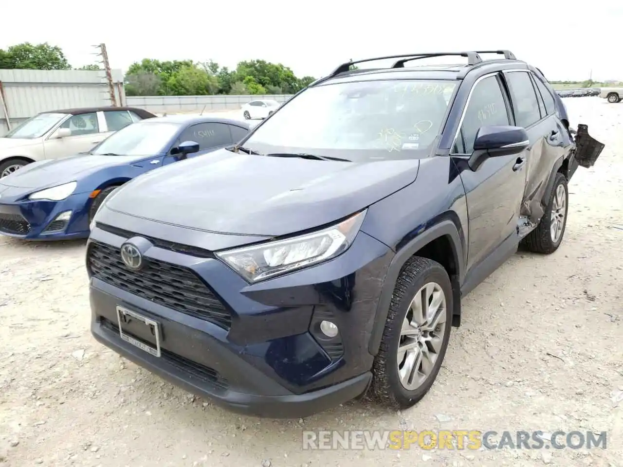 2 Photograph of a damaged car 2T3C1RFV0KW038408 TOYOTA RAV4 2019