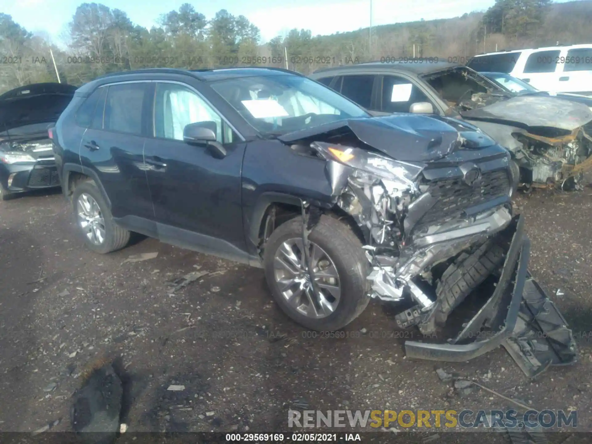 1 Photograph of a damaged car 2T3C1RFV0KW049280 TOYOTA RAV4 2019