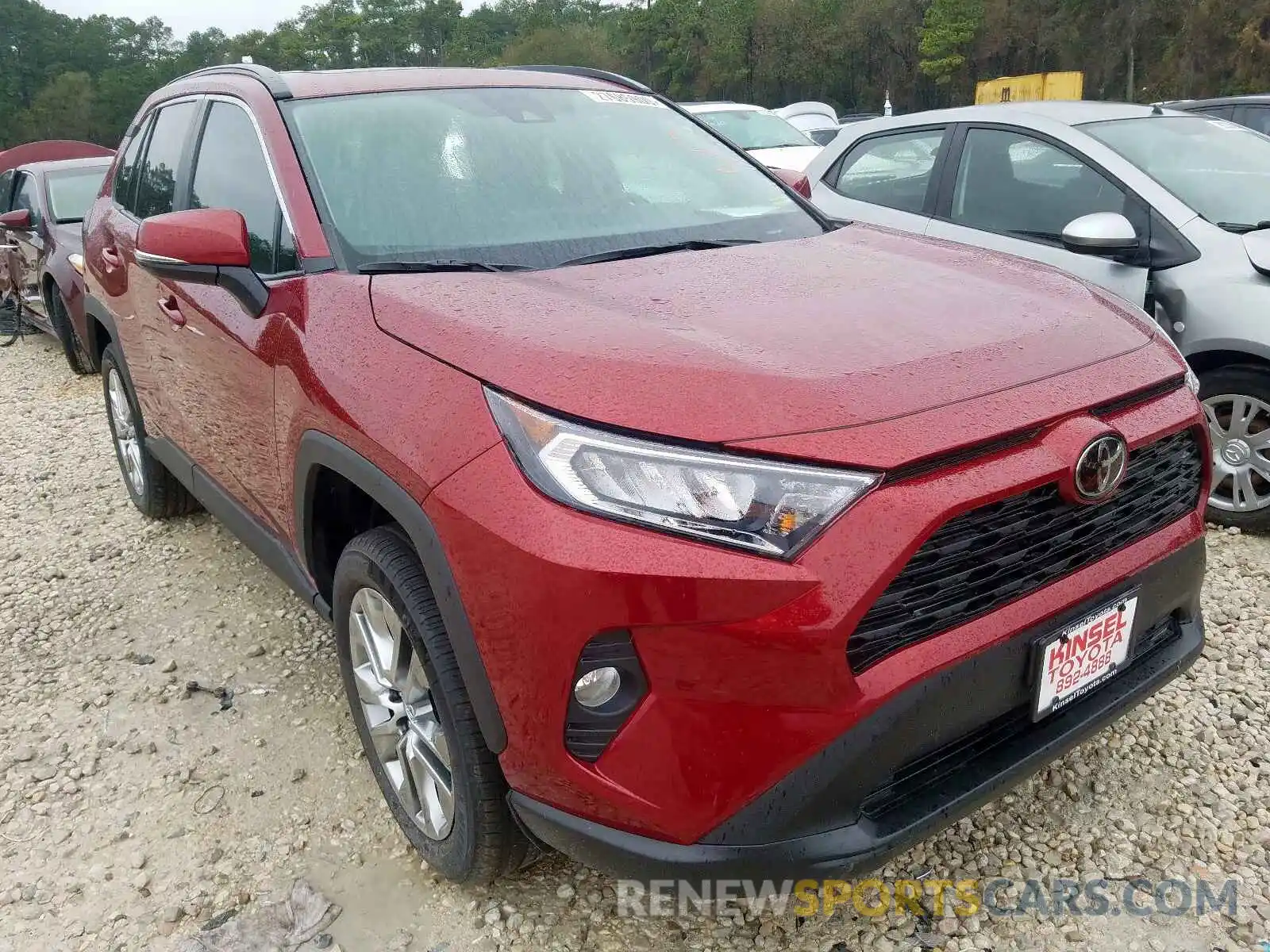 1 Photograph of a damaged car 2T3C1RFV0KW052289 TOYOTA RAV4 2019