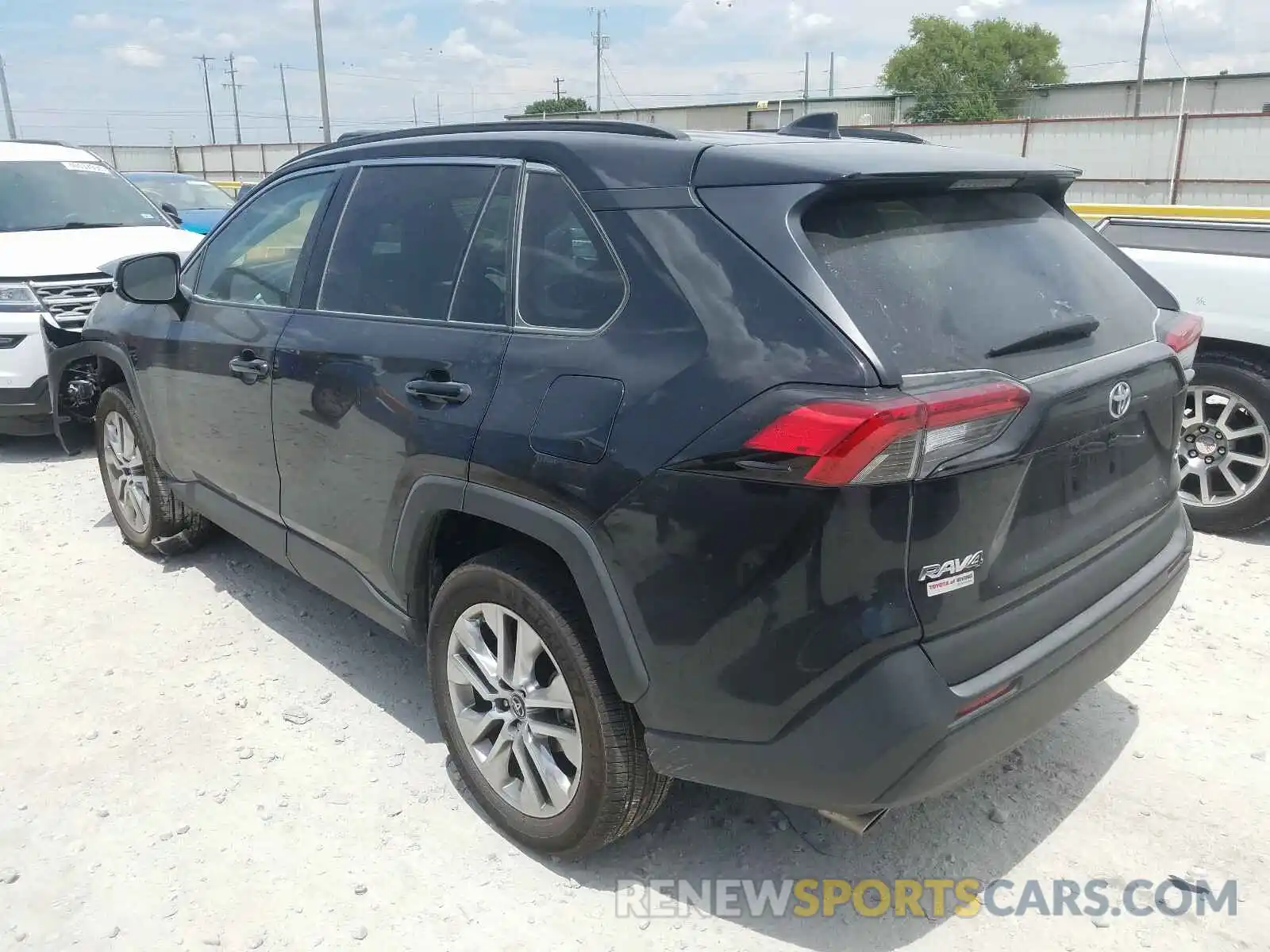 3 Photograph of a damaged car 2T3C1RFV0KW054138 TOYOTA RAV4 2019