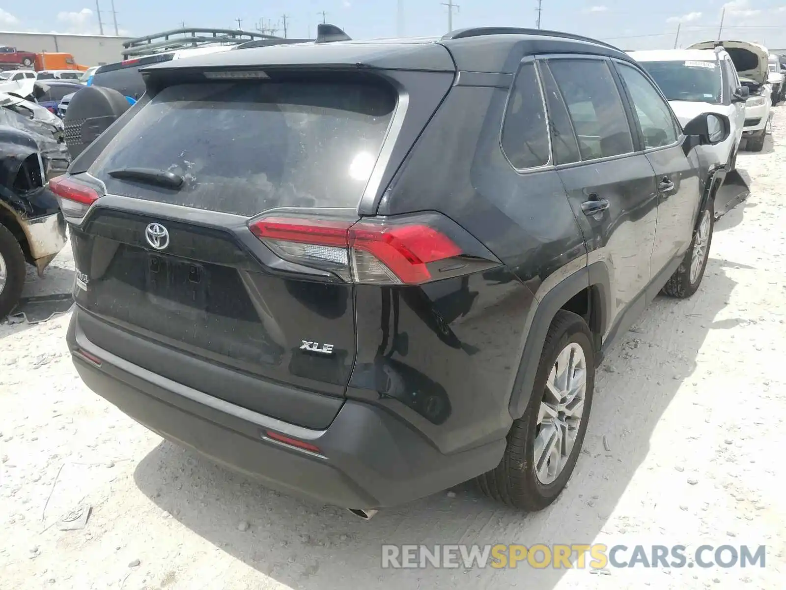 4 Photograph of a damaged car 2T3C1RFV0KW054138 TOYOTA RAV4 2019