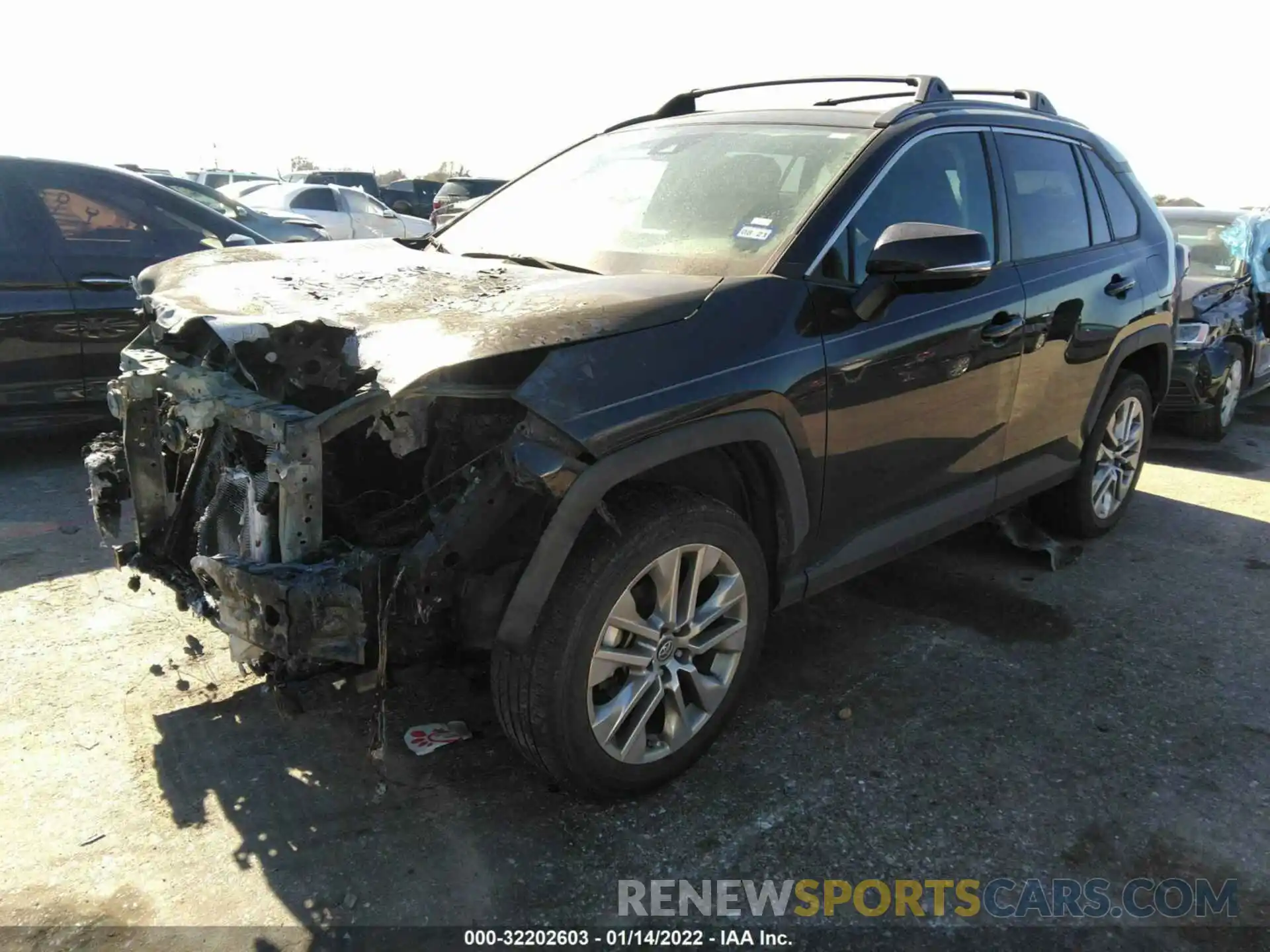 2 Фотография поврежденного автомобиля 2T3C1RFV1KC006679 TOYOTA RAV4 2019