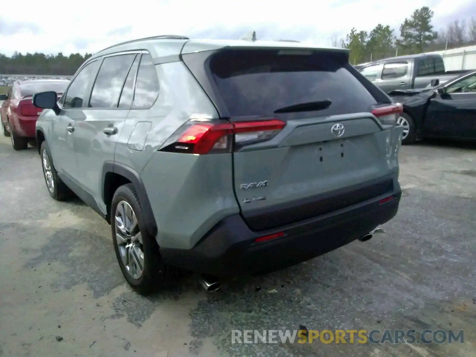 3 Photograph of a damaged car 2T3C1RFV1KC007928 TOYOTA RAV4 2019