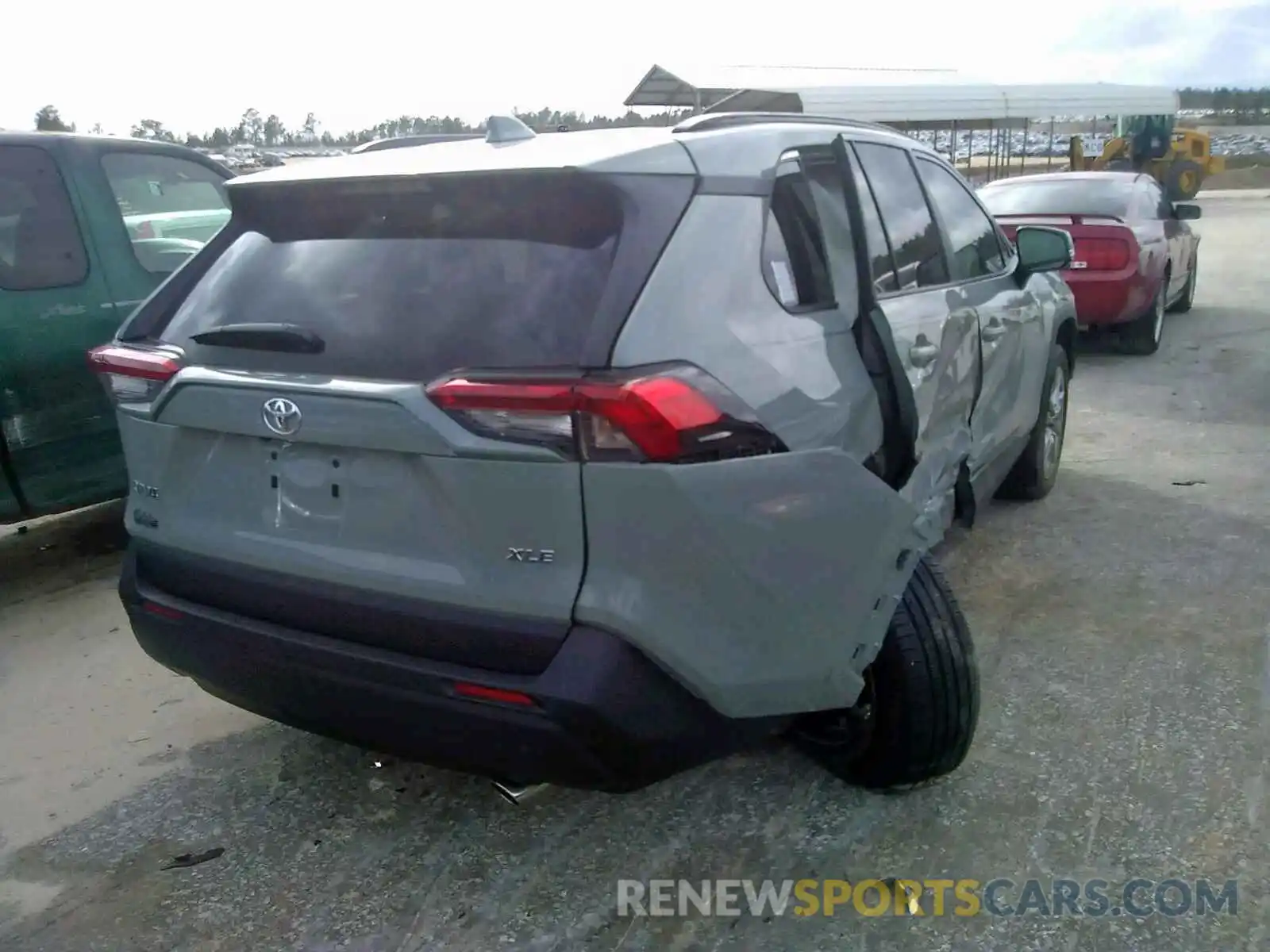 4 Photograph of a damaged car 2T3C1RFV1KC007928 TOYOTA RAV4 2019