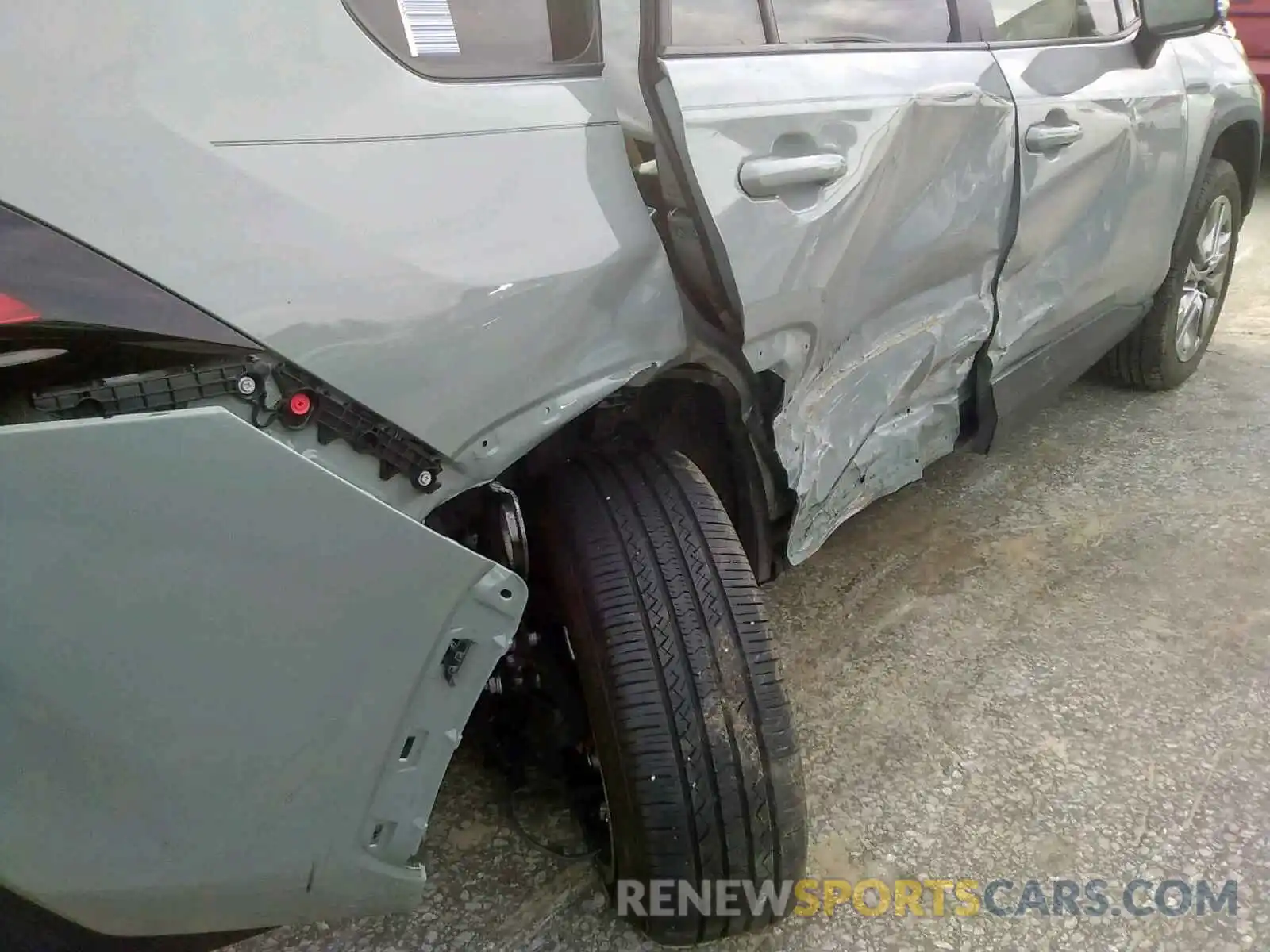 9 Photograph of a damaged car 2T3C1RFV1KC007928 TOYOTA RAV4 2019