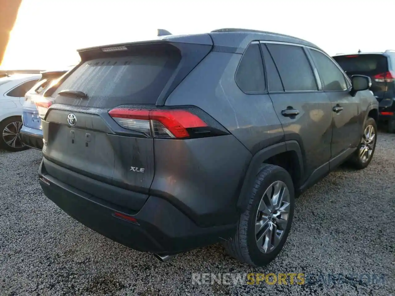 4 Photograph of a damaged car 2T3C1RFV1KC012742 TOYOTA RAV4 2019