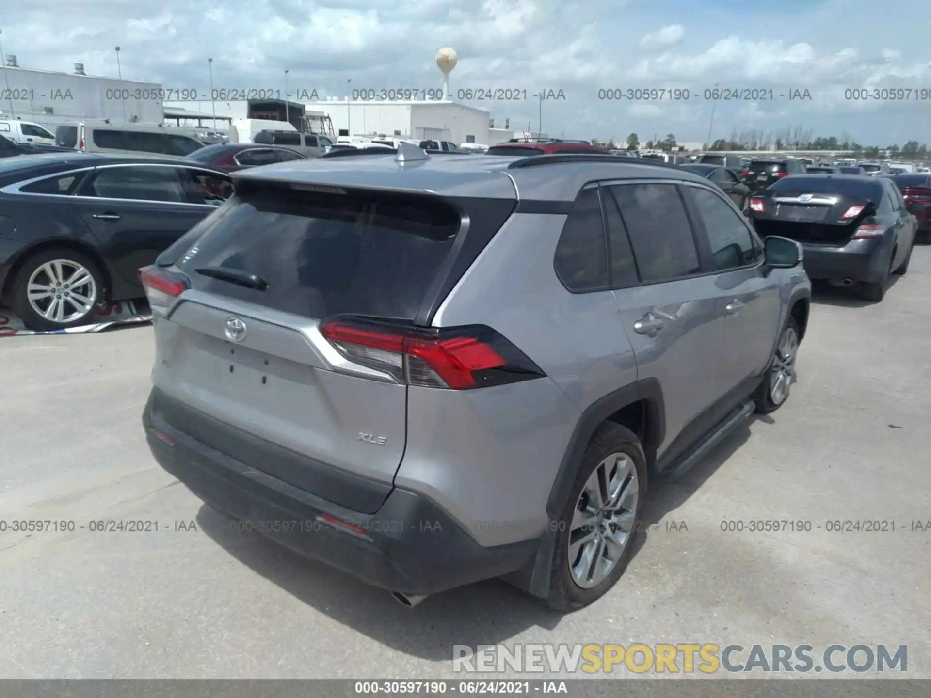 4 Photograph of a damaged car 2T3C1RFV1KC024387 TOYOTA RAV4 2019