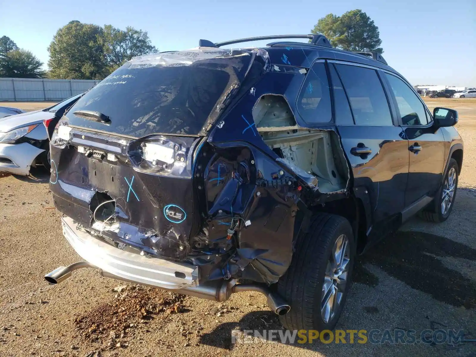 4 Photograph of a damaged car 2T3C1RFV1KC033218 TOYOTA RAV4 2019