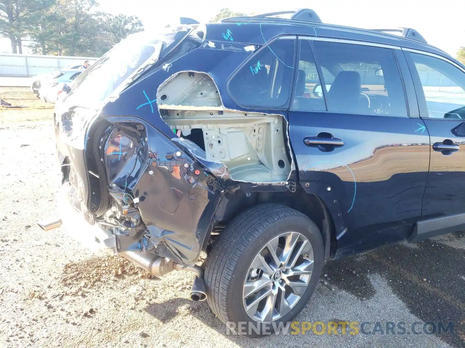 9 Photograph of a damaged car 2T3C1RFV1KC033218 TOYOTA RAV4 2019