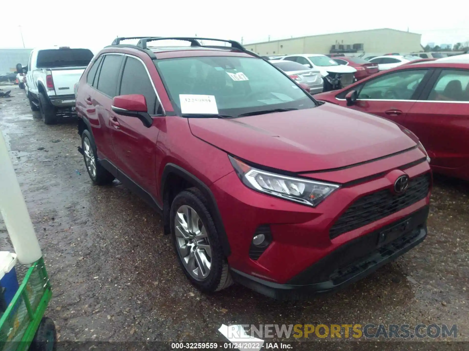 1 Photograph of a damaged car 2T3C1RFV1KW005675 TOYOTA RAV4 2019