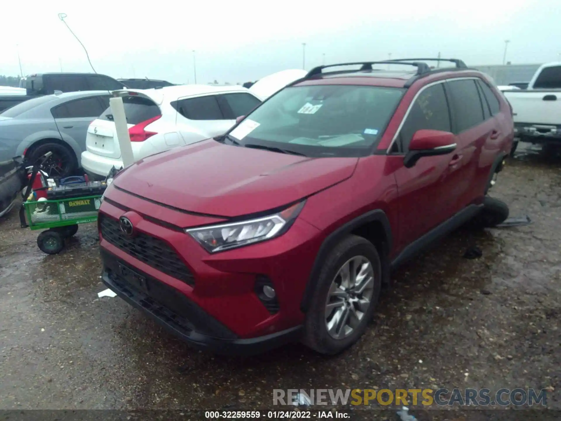 2 Фотография поврежденного автомобиля 2T3C1RFV1KW005675 TOYOTA RAV4 2019