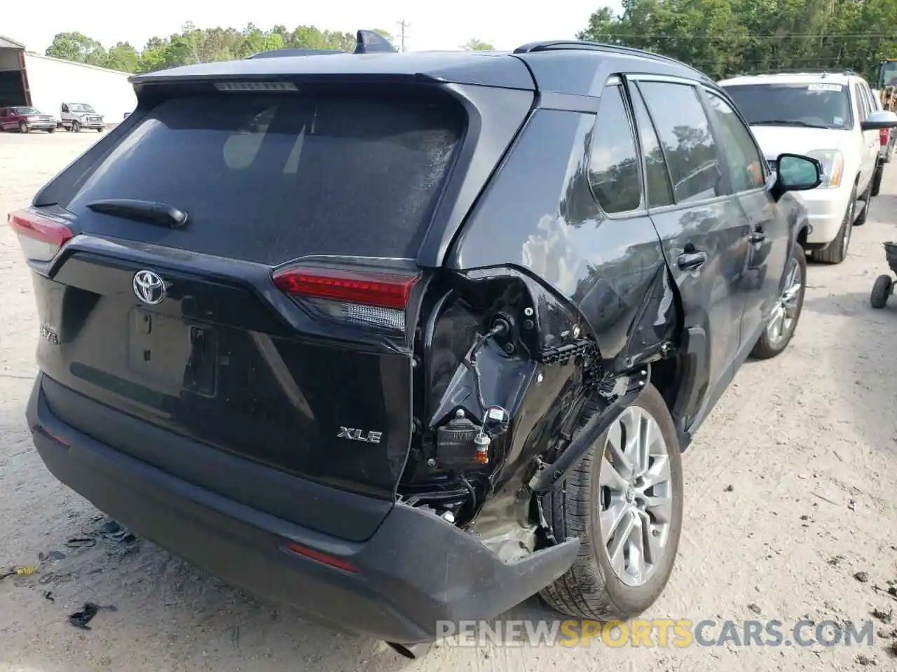 4 Photograph of a damaged car 2T3C1RFV1KW006681 TOYOTA RAV4 2019