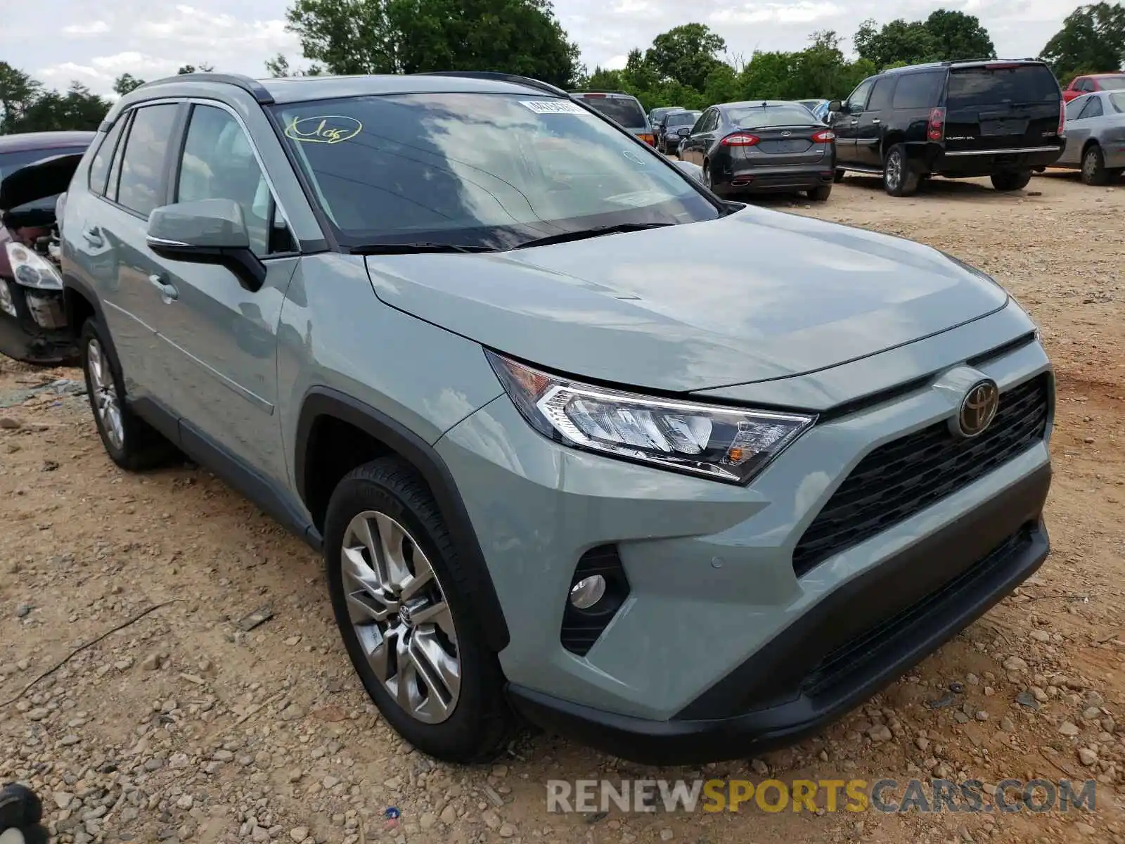 1 Photograph of a damaged car 2T3C1RFV1KW012500 TOYOTA RAV4 2019