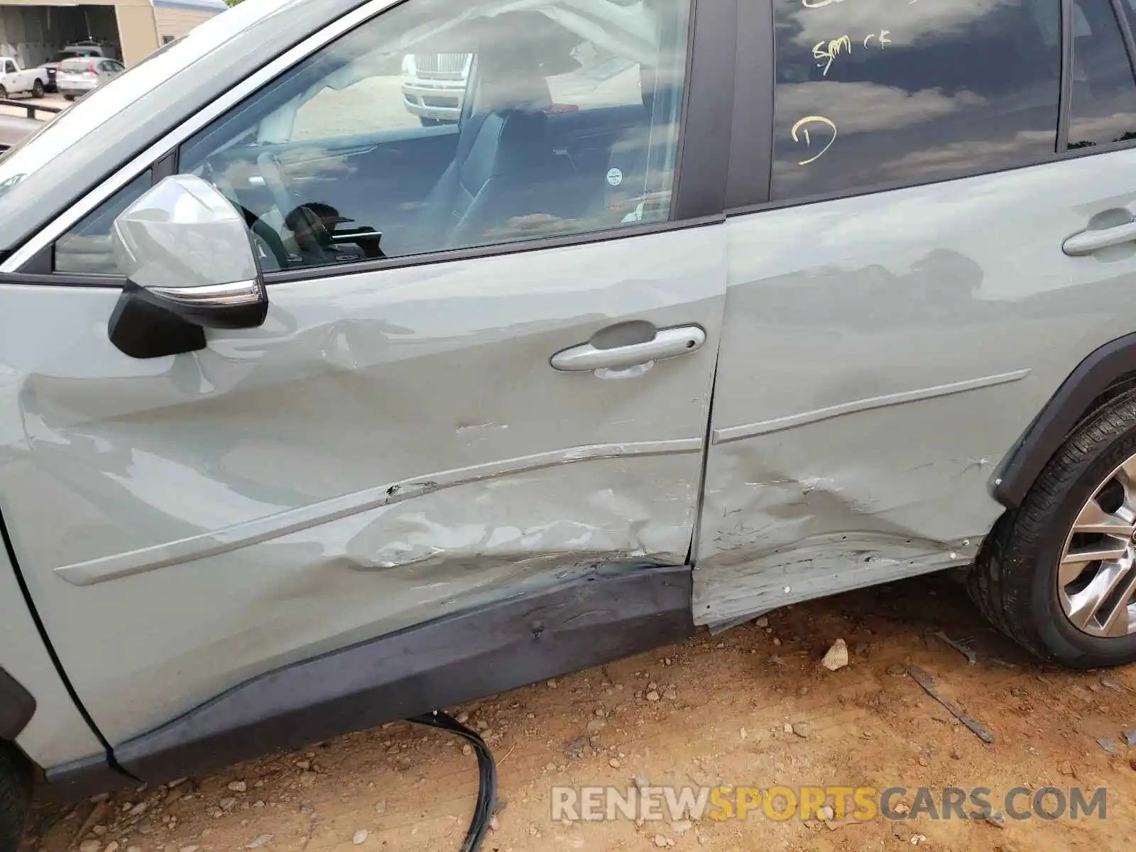 9 Photograph of a damaged car 2T3C1RFV1KW012500 TOYOTA RAV4 2019