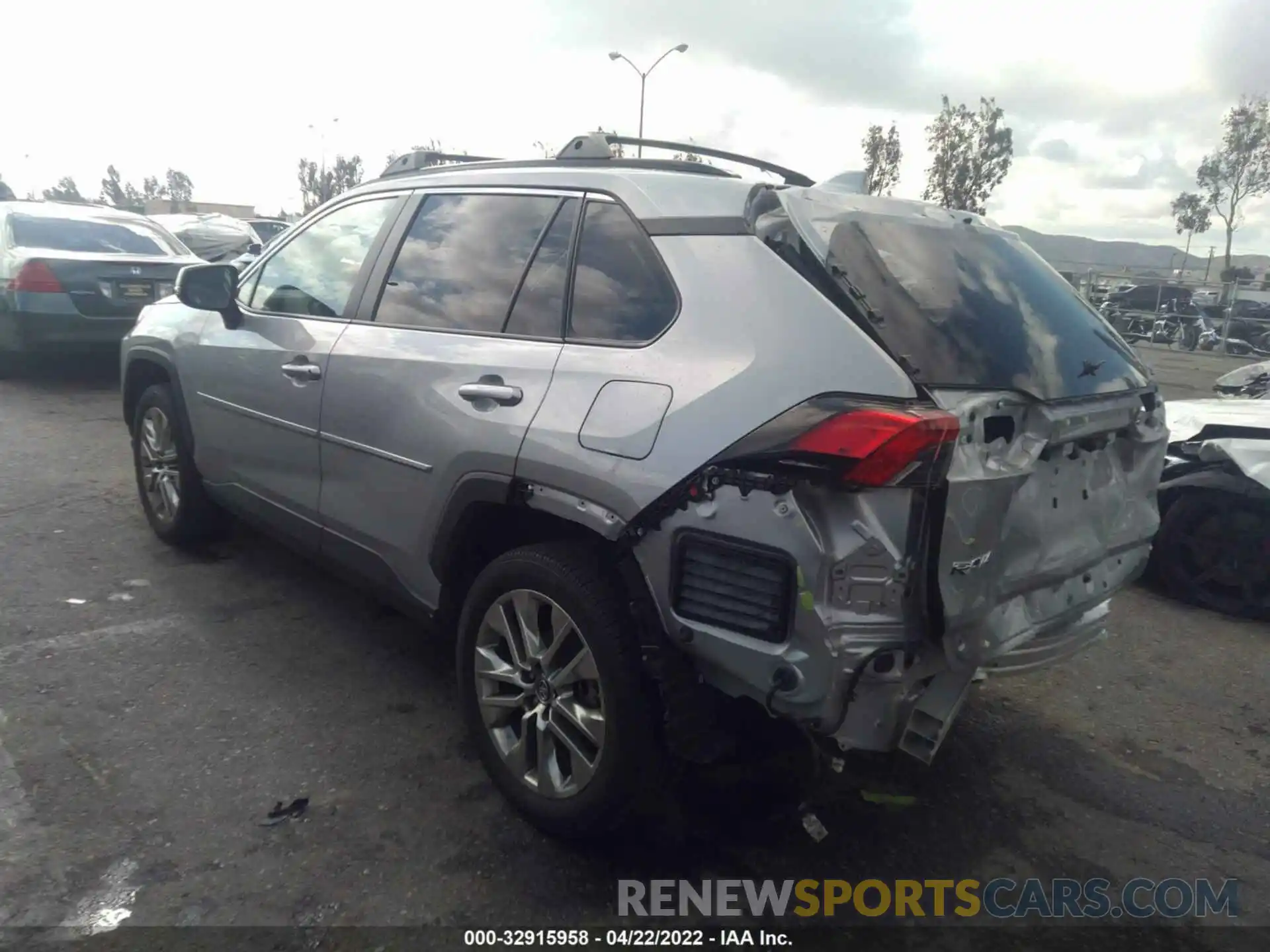 3 Фотография поврежденного автомобиля 2T3C1RFV1KW020774 TOYOTA RAV4 2019