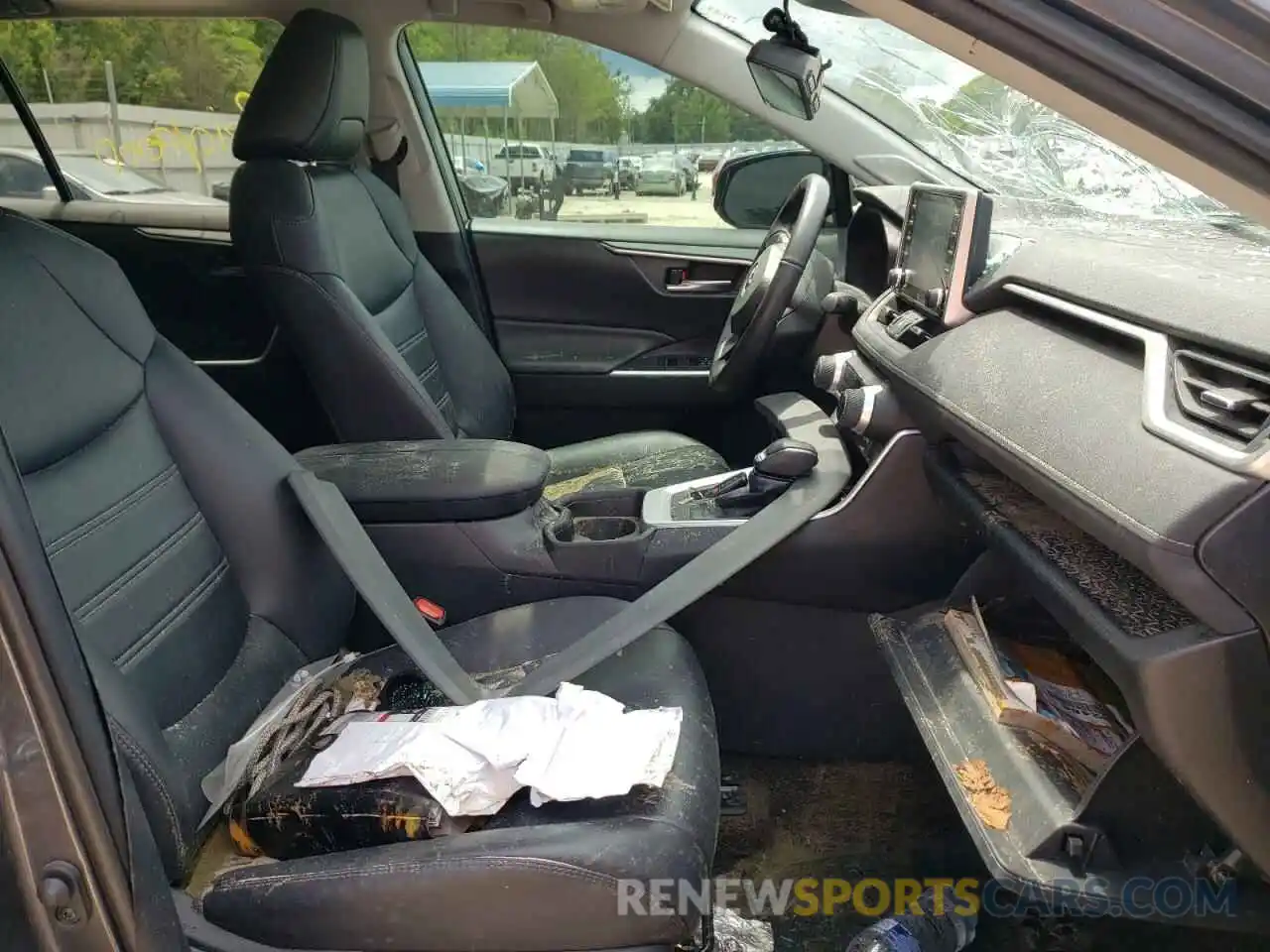 5 Photograph of a damaged car 2T3C1RFV1KW024422 TOYOTA RAV4 2019