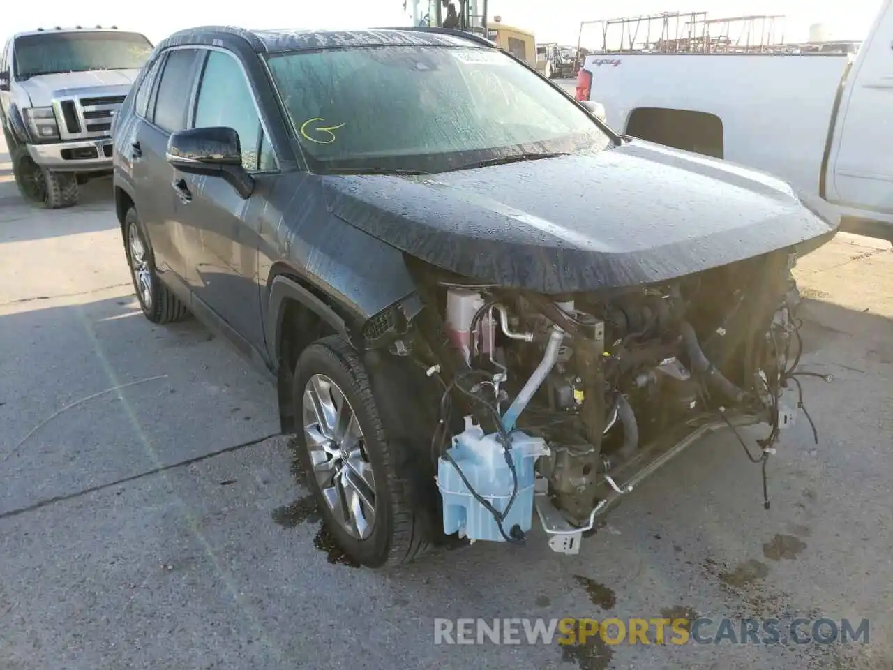 1 Photograph of a damaged car 2T3C1RFV1KW028857 TOYOTA RAV4 2019