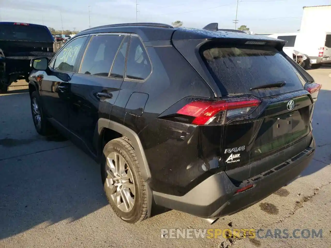 3 Photograph of a damaged car 2T3C1RFV1KW028857 TOYOTA RAV4 2019