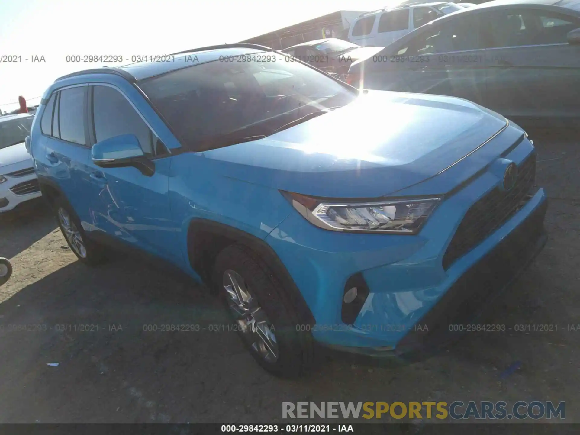 1 Фотография поврежденного автомобиля 2T3C1RFV1KW030236 TOYOTA RAV4 2019