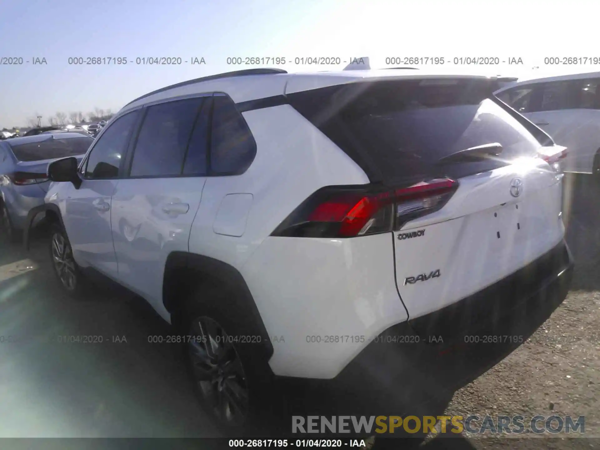 3 Фотография поврежденного автомобиля 2T3C1RFV1KW044136 TOYOTA RAV4 2019